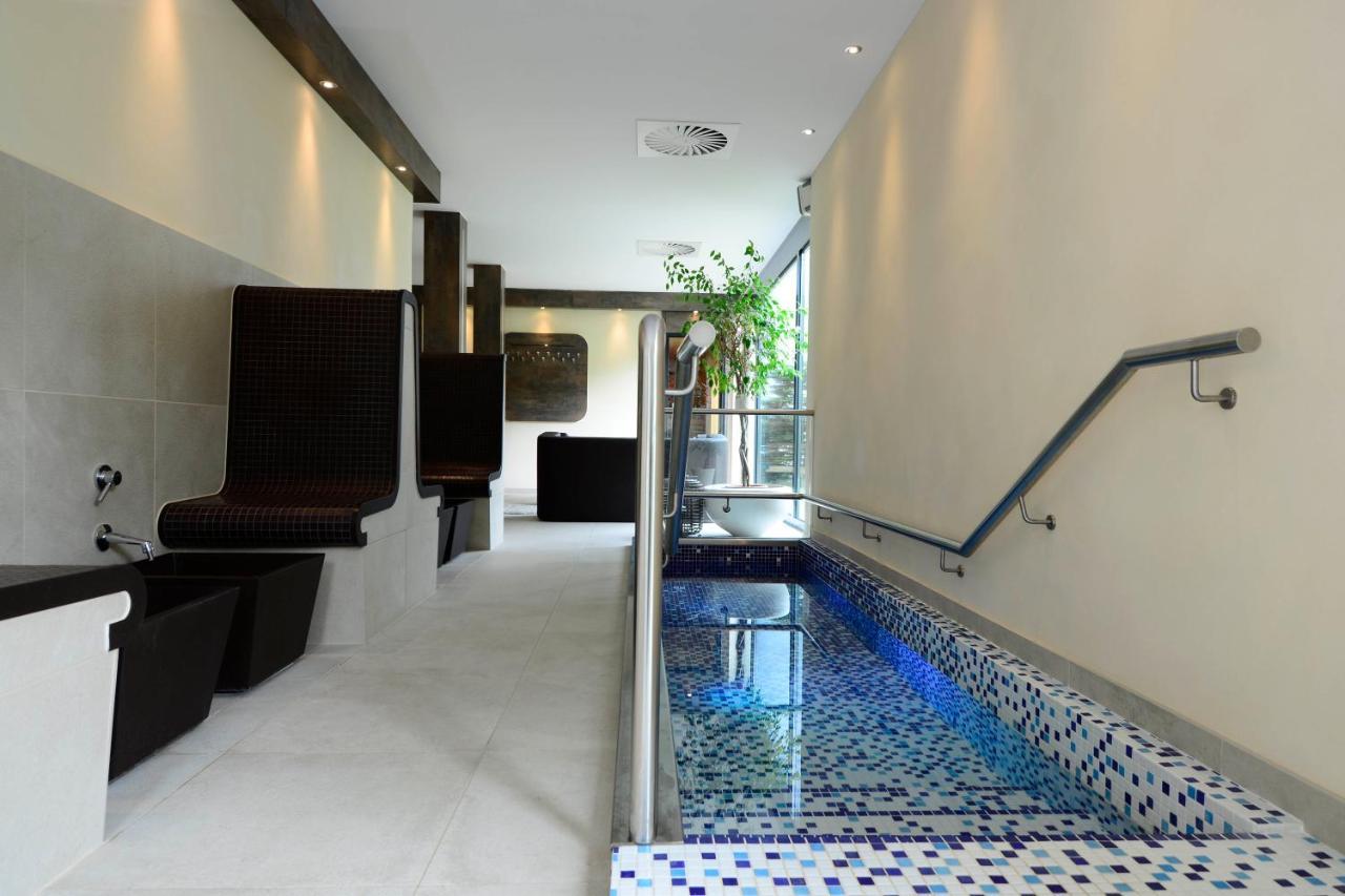 Essensio Hotel Duesseldorf แอร์คราท ภายนอก รูปภาพ